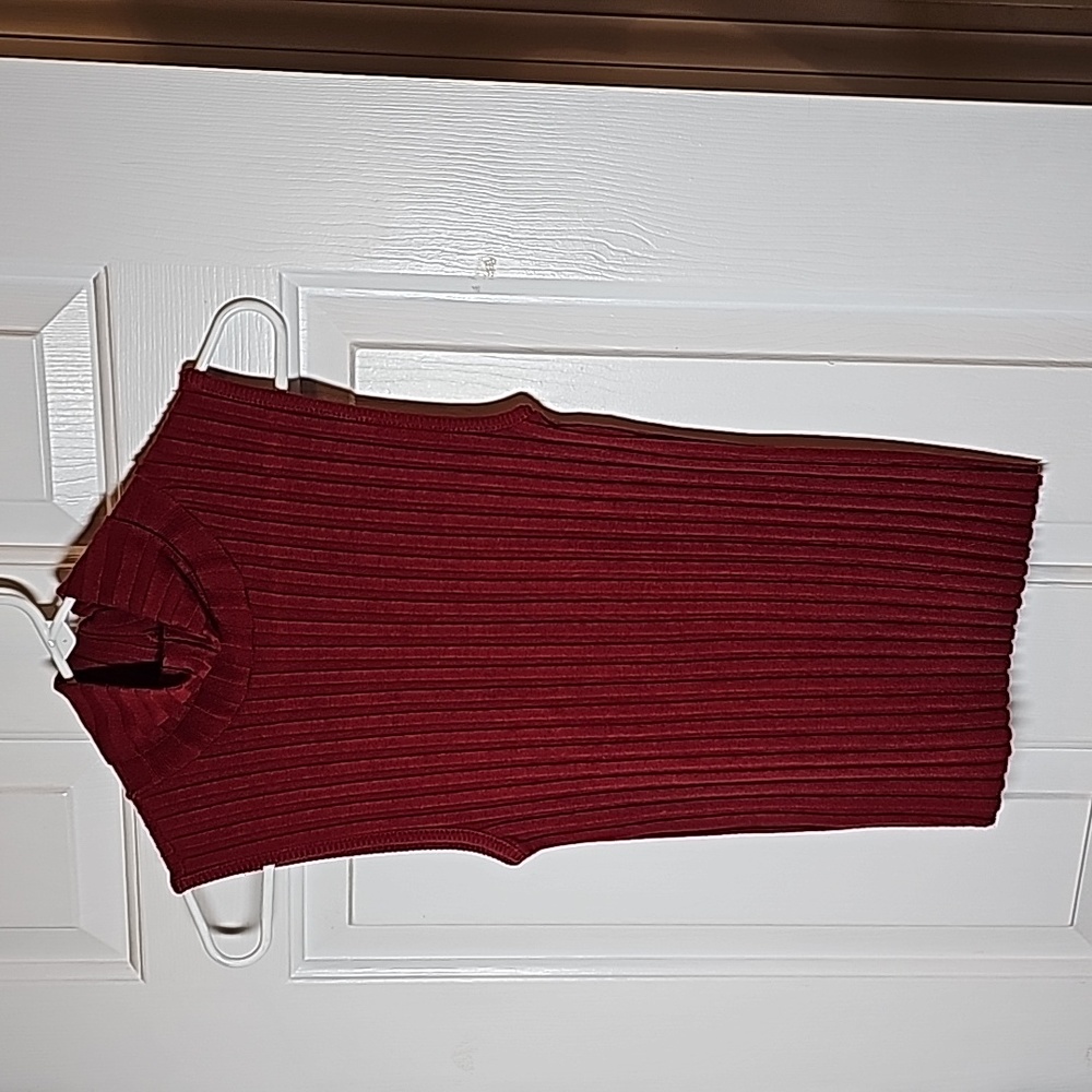 Turtleneck, sleeveless, red M, ribbed, comfy, by Blue Asphalt